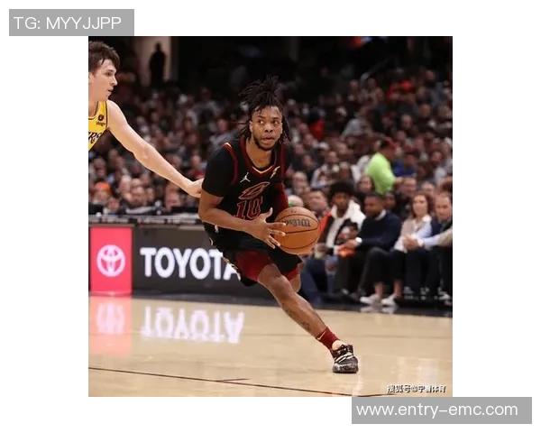 寒冰射手豪泽三分球表现不佳仅得3分球队战绩堪忧