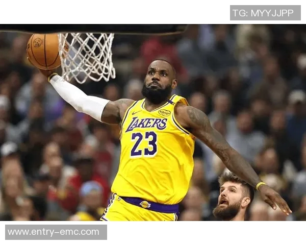 攻防兼备的双星表现莫布里20分6板5助阿伦19分12板助力球队胜利